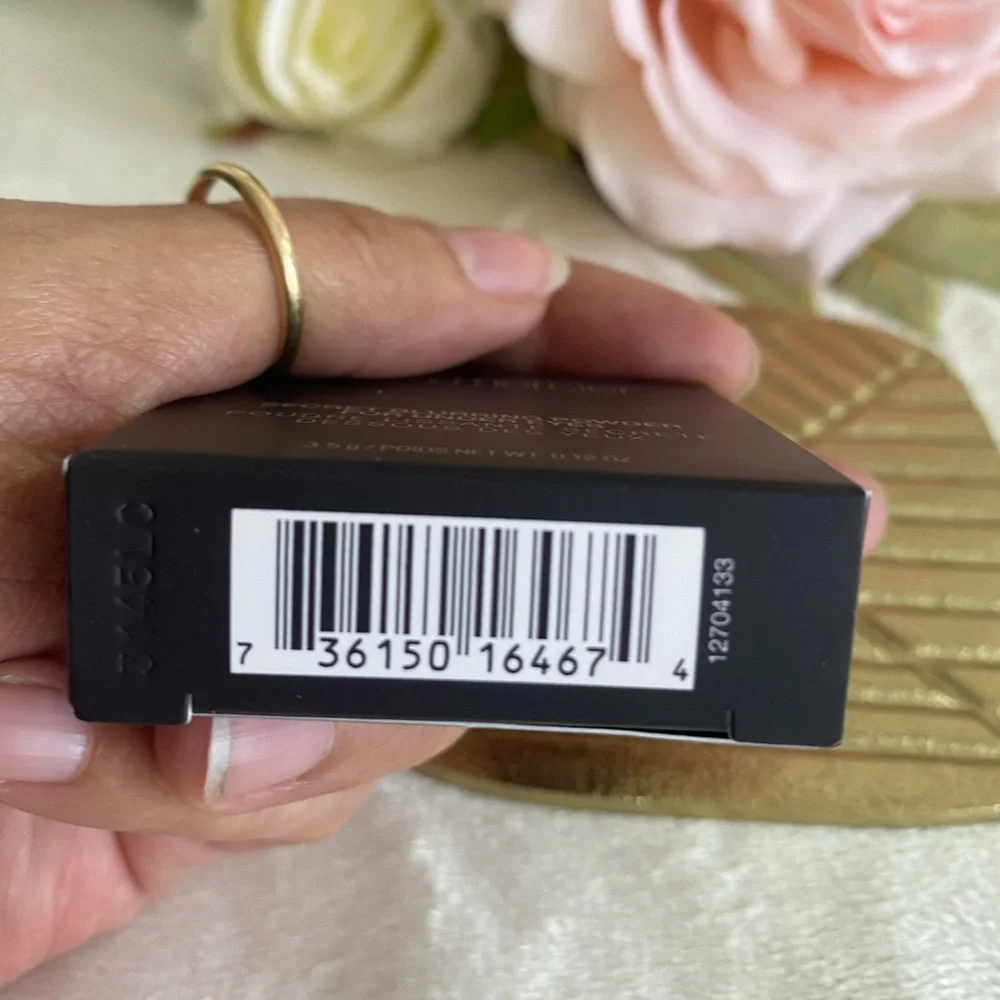 Laura Mercier Secret Blurring Powder For under eyes - White